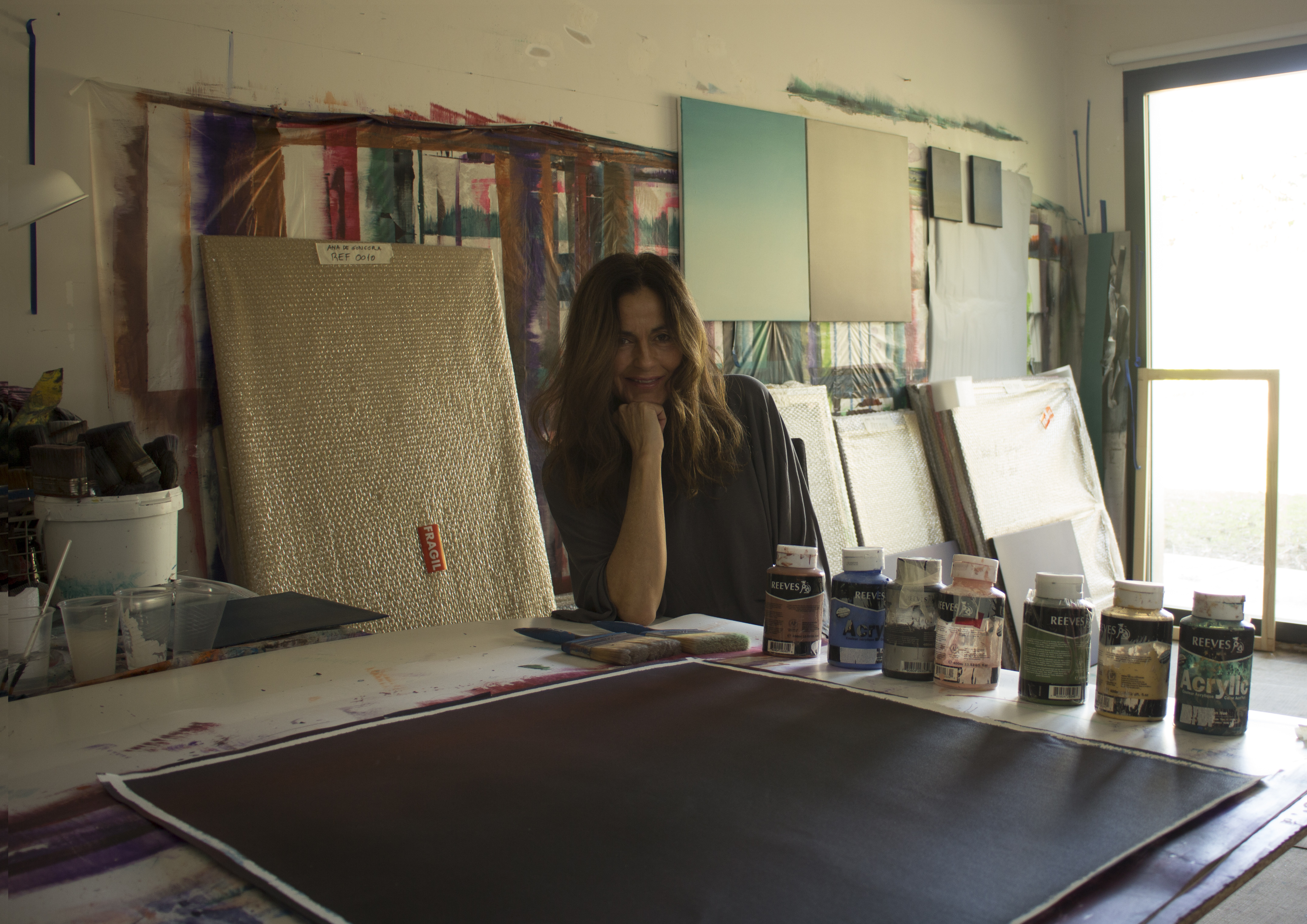 Ana de Góngora en su estudio